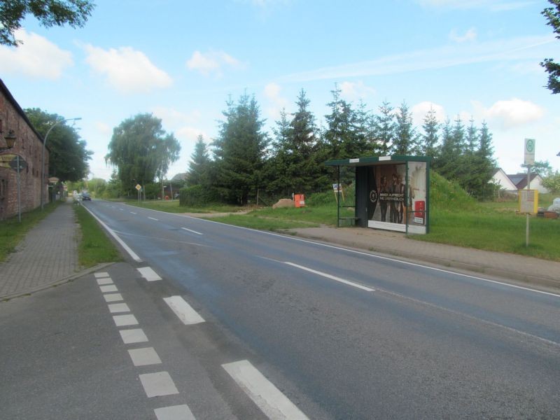 Hauptstr/Hts Anna-Luisenhof Gut/Rtg.Satow (WH)