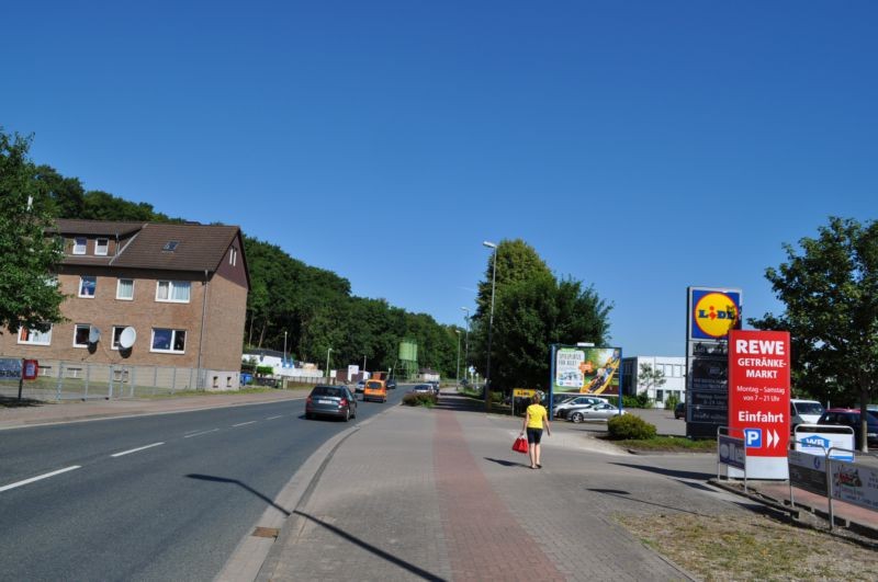 Hannoversche Str. 46 /Lidl/Einfahrt (quer zur Str)