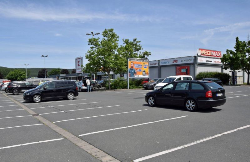 Kronacher Str. 9 /Kaufland/Zufahrt PP (rts)