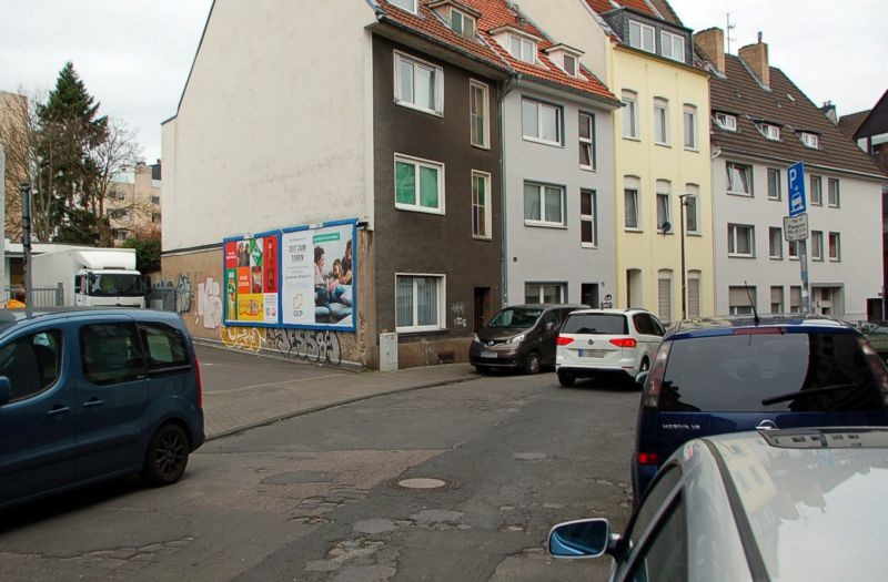 Neusser Str. 254 /Rewe/Einfahrt Gartenstr