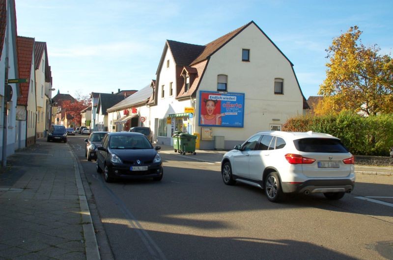 Weiherer Str. 21 (quer am Giebel)