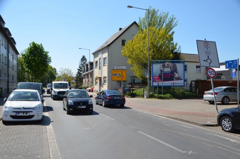 Siegesstr. 137/Holtener Mühlenweg 66/Zufahrt Aldi (rts)