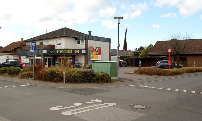 Burgstr. 36 /Edeka/Getränkemarkt/neb. Eing -Am Hohen Rain 18