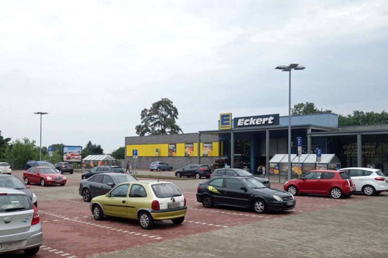 Platz des Friedens 10 Edeka Eckert Eing.