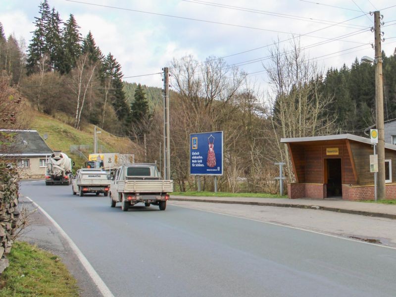 Eisfelder Str/Haltest.Massebrücke/li.d.WH - Oelze