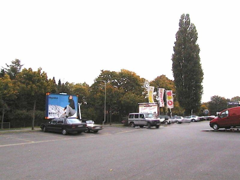 Driburger Str. 44 Nh. Ausfahrt re.