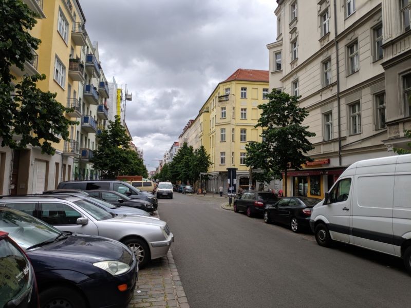 _KNR/Silvio-Meier-Str. 8 vor Rigaer Str.