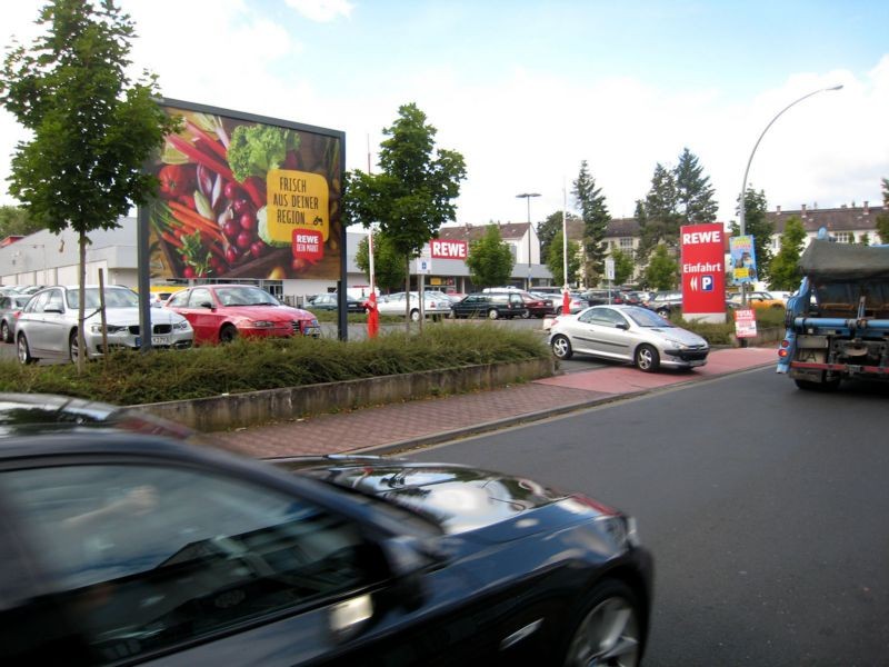 Hasselstr.  50-52/REWE PP/neb. Einf. Str.