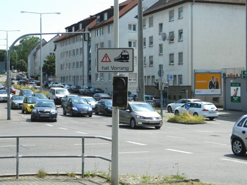 Gnesener Str. 77 re. quer/Schmiedener Str.