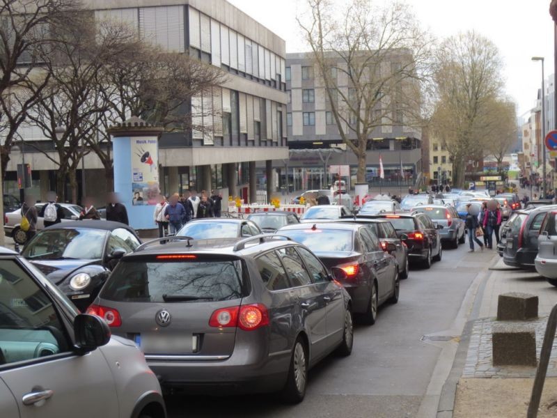 Am Hof/Kurt-Hackenberg-Platz