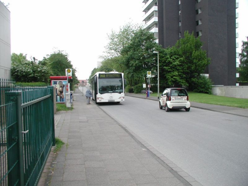Uhlenbroicher Weg 122-124 Nh. Saarner Str./We.li.