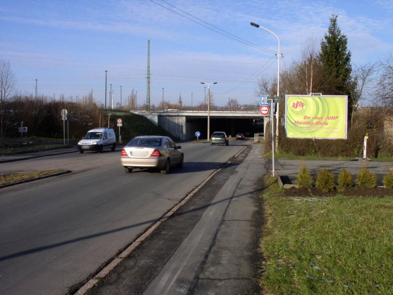 Olzmannstr.  55/Mittelgrundweg quer