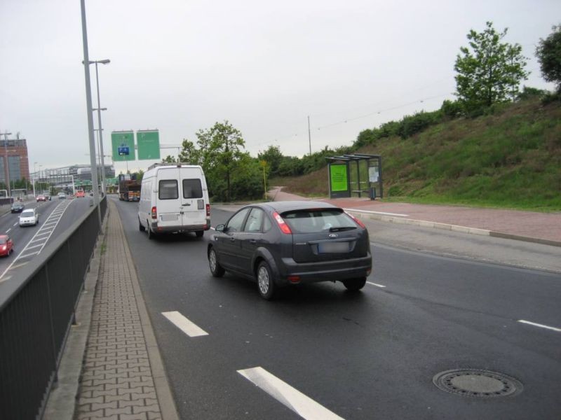 Hugo-Eckener-Ring/Terminal 2 geg./innen