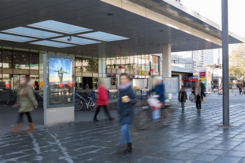 Hbf, Vorplatz, Taxistand, Si. Str.