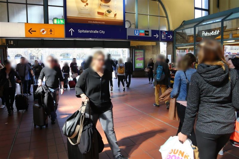 Hbf, Wandelhalle, Ausgang City, rechts