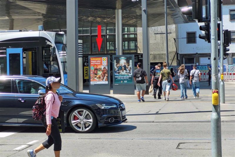 Bahnhofplatz, Steig A, 1. Sto. li. VS