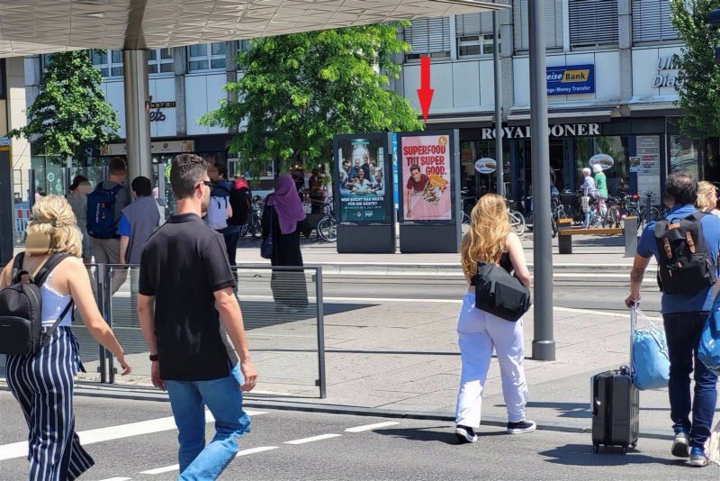 Bahnhofplatz, Steig B, li. RS