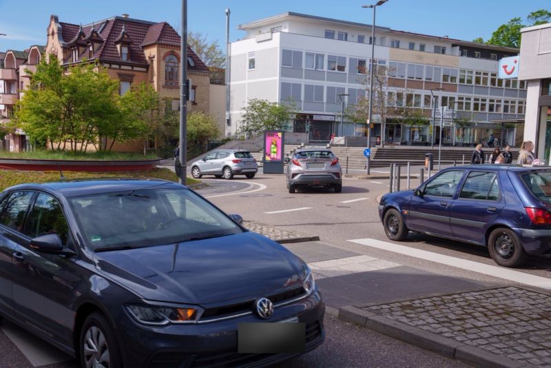 Emil-Schuler-Platz/Unterländer Str./Ludwigsburger