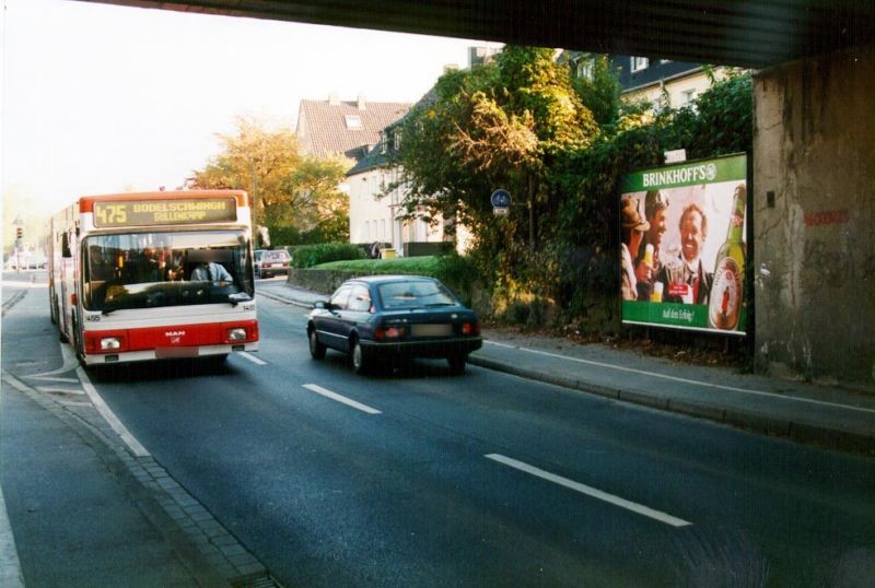 Dönnstr./hinter Bahn-Ufg./saw. re.