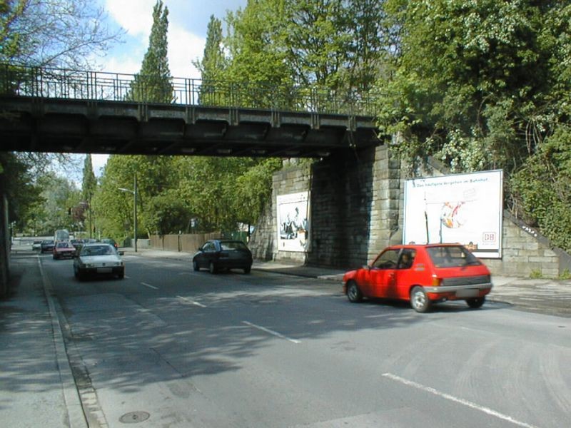 Lierfeldstr./vor DB-Brücke re.