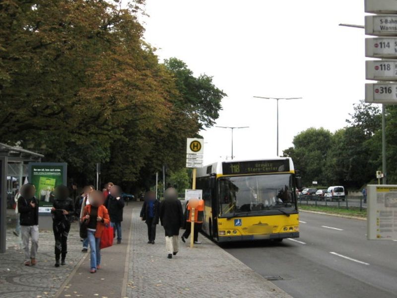 Kronprinzessinnenwegvor S-Bf Wannsee,Sicht EG