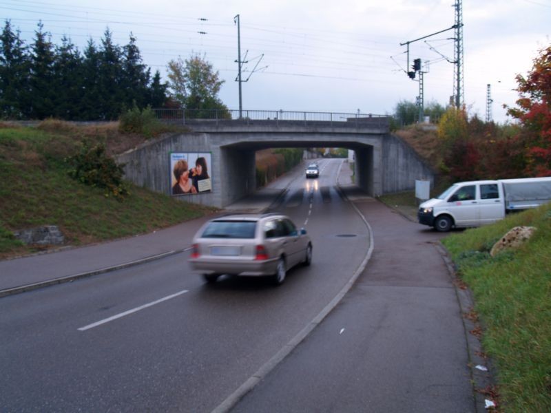 Küstenfelderstr./DB-Ufg. sew. links