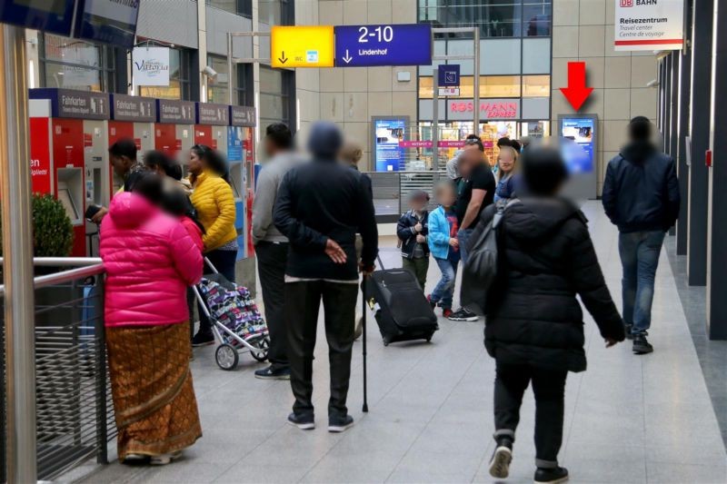 Hbf, Ostmall EG, rechts neben Rossmann